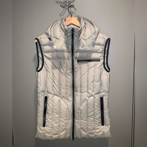 Eleventy Puffer Vest with hood (Men’s Medium)